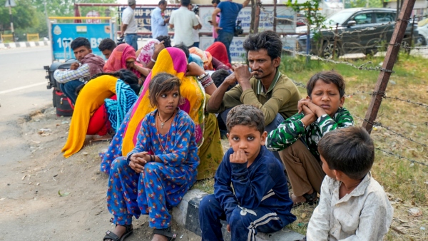 Pakistan Blocks Wagah Border Entry Citizens Stranded