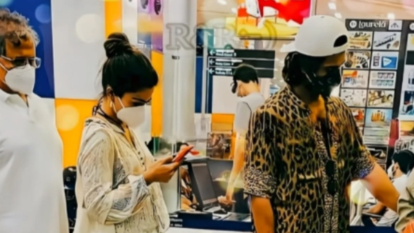 Actress Rashmika Mandanna and Vijay Devarakonda Spotted in Same Place Photo Viral