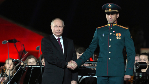 Putin Skips Ukraine Talks While Russian Team Engages Seasoned Negotiators