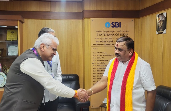 Kannada in banks Karave important meeting with top SBI officials Kannada in banks Karave important meeting with top SBI officials