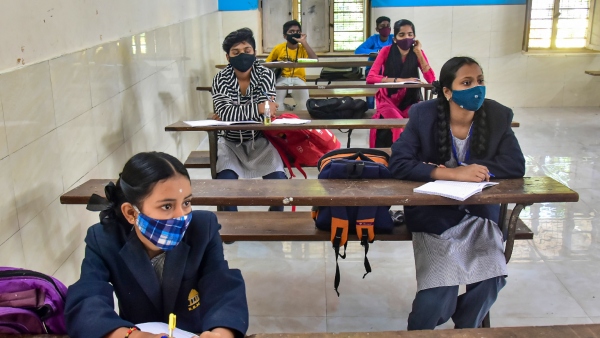 Karnataka Government Issues Advisory Schools To Give Holiday For Students With Fever Cough Covid-19 Karnataka Government Issues Advisory Schools To Give Holiday For Students With Fever Cough Covid-19