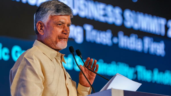 Totapuri Mango Andhra Pradesh at loggerheads with Karnataka Siddaramaiah appeals to Centre Totapuri Mango Andhra Pradesh at loggerheads with Karnataka Siddaramaiah appeals to Centre