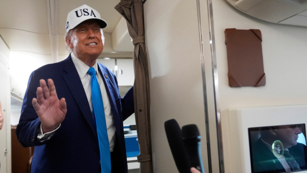 Viral video of US President Donald Trump tripping on the stairs of an airplane Viral video of US President Donald Trump tripping on the stairs of an airplane
