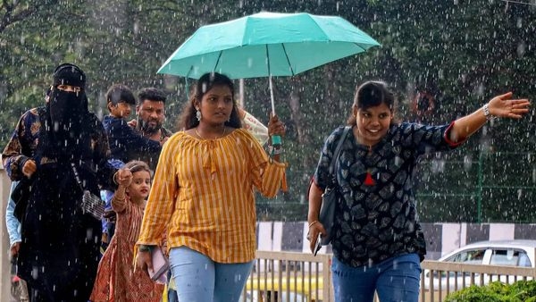 Red Alert Issued For These Districts in Karnataka Strong Winds Warning in City