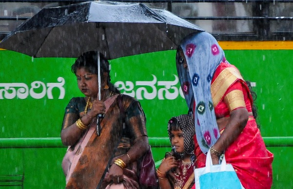 Karnataka Rains Heavy rains in Karnataka till July 3rd IMD Red Orange and Yellow Alert in these districts Karnataka Rains Heavy rains in Karnataka till July 3rd IMD Red Orange and Yellow Alert in these districts