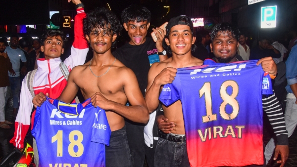 RCB celebration tragedy More than 20 people injured 3 dead in stampede