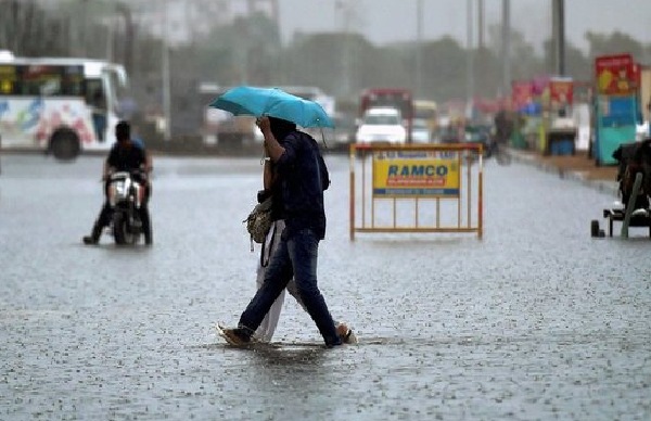 Karnataka Rains Cyclone Effect Heavy rains in 6 districts of Karnataka Imd yellow alert Karnataka Rains Cyclone Effect Heavy rains in 6 districts of Karnataka Imd yellow alert