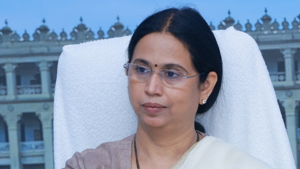 Anganwadi Workers Exempted From Election Work Lakshmi Hebbalkar