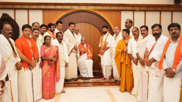 bjp-leaders-visit-dharmasthala-seek-blessings-and-meet-dharmadhikari