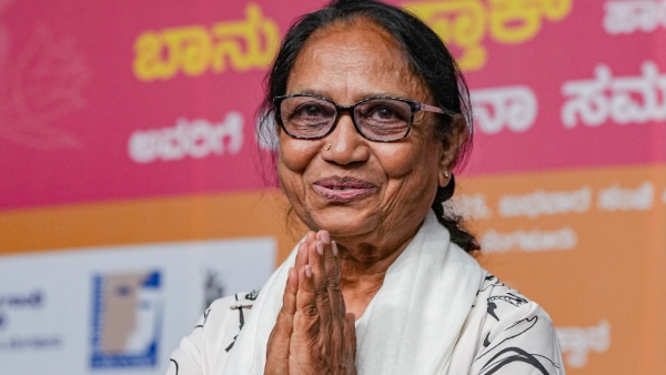 Kannadigas Question Dussehra Inauguration Banu Mushtaq s Statement on Kannada Bhuvaneshwari Viral Video