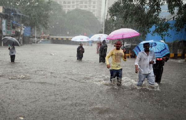 Heavy Rains Lash India Flood Situation Worsens in Parts of Karnataka and Other States Heavy Rains Lash India Flood Situation Worsens in Parts of Karnataka and Other States