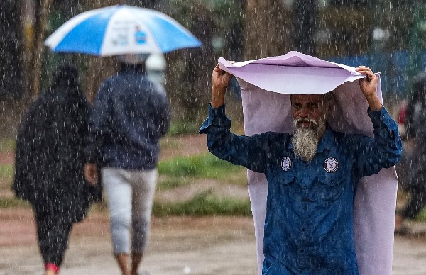 Karnataka Weather Alert IMD Predicts 6 Days of Heavy Rain in These Districts