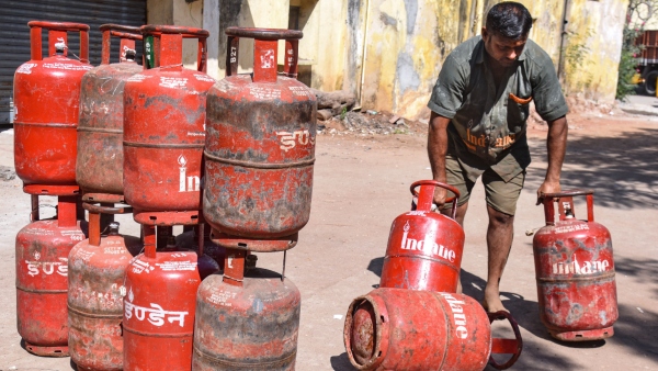 Good News To LPG Cylinder Users Cabinet Approves 30 000 Crore Subsidy To Oil Companies Good News To LPG Cylinder Users Cabinet Approves 30 000 Crore Subsidy To Oil Companies