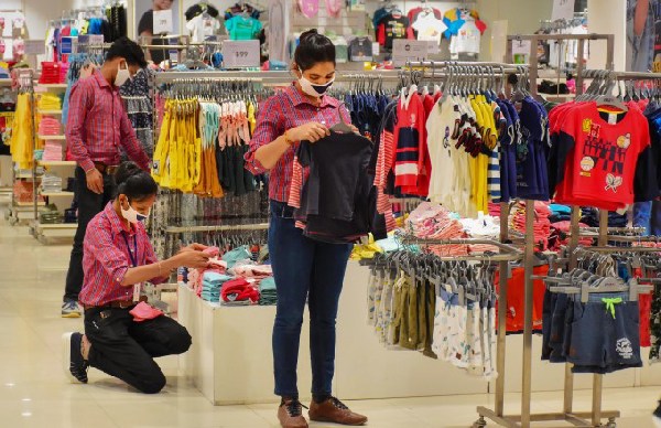 5 Clever Tricks to Cut Costs at Malls and Supermarkets 5 Clever Tricks to Cut Costs at Malls and Supermarkets