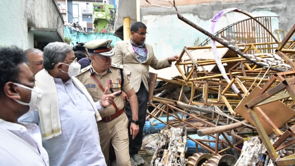 5 Lakh Compensation To The Family Of The Boy Who Died In A Cylinder Explosion Siddaramaiah 5 Lakh Compensation To The Family Of The Boy Who Died In A Cylinder Explosion Siddaramaiah