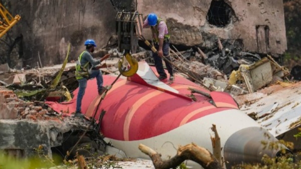 Supreme Court Orders Fresh Probe into Ahmedabad Air India Plane Crash Supreme Court Orders Fresh Probe into Ahmedabad Air India Plane Crash