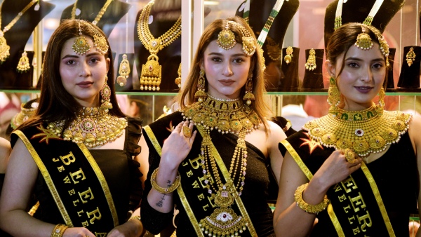 Gold Price Drops Again on Sep 25 Relief for Buyers Silver Rate Stable