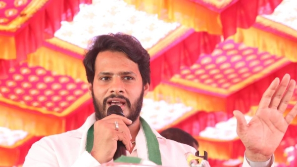 Nikhil Kumaraswamy quipped Welcome to the city of potholes for Super CM Surjewala