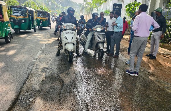 Commissioner Rajendra Cholan Sets Deadline for Completion of White-topping Projects in Bengaluru