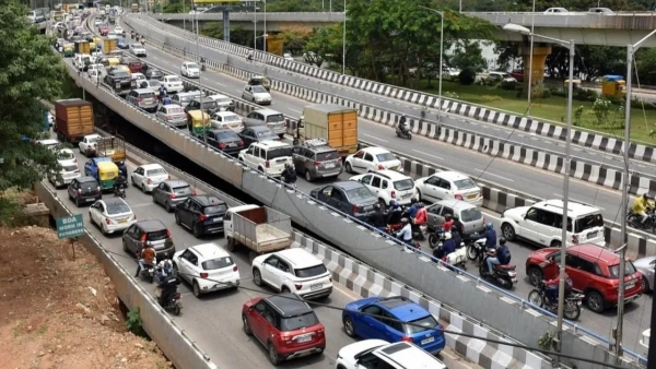 Dasara Holidays Ease Bengaluru Traffic Highways See Heavy Outflow