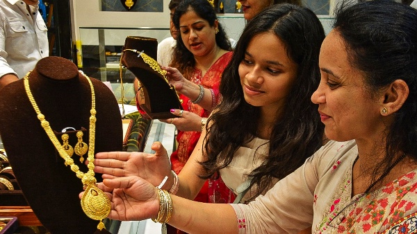 Gold Silver Price Today October 19 Major Drop In Gold Rates In Bengaluru India