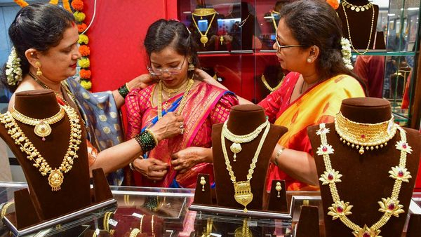 Gold Price Falls Sharply for 2 Days Today s Gold and Silver Rates On Oct 3 Gold Prices Drope Sharply