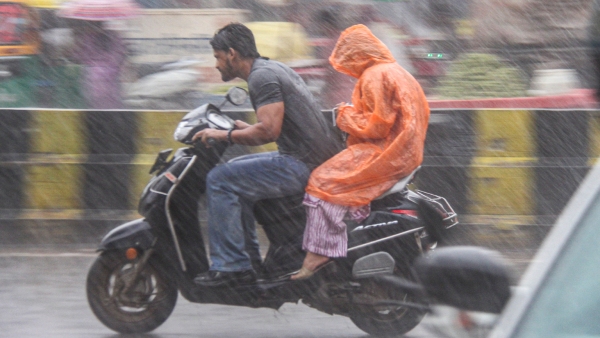 IMD Forecast Heavy Rain Alert For South India Till Oct 19 Thunderstorms Karnataka AP Telangana