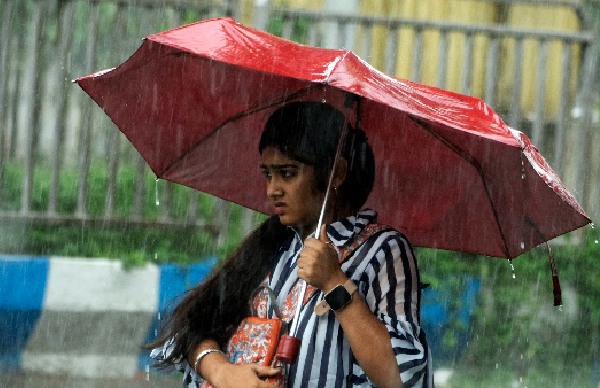Cyclone Impact IMD Issues Heavy Rain Alert for Bengaluru and Several Districts of Karnataka