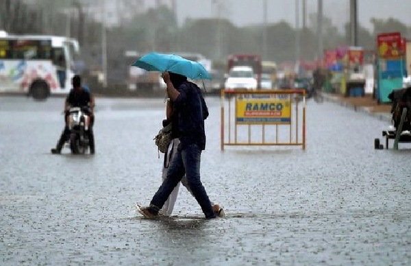 Karnataka Rain Alert Bay of Bengal depression Heavy rain in these parts of Karnataka for 10 days