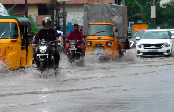 Karnataka Weather Alert IMD Issues Yellow Alert in 12 Districts for Heavy Rain
