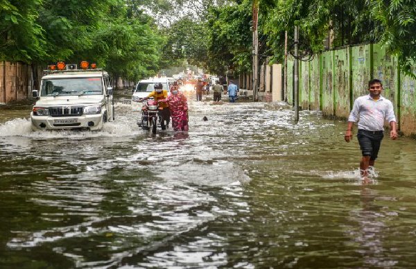IMD Alert India Hit by Two Simultaneous Cyclones Heavy Rain Lash Karnataka and More