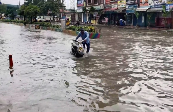 Tirupati Rain Alert Heavy Rains Lash Andhra Pradesh Tirumala Devotees in Trouble IMD Forecast