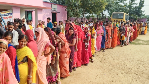 ಬಿಹಾರ ಚುನಾವಣೆ: ನೇಪಾಳ ಗಡಿ ಬಂದ್, ದಾಖಲೆಯ ಮತದಾನ