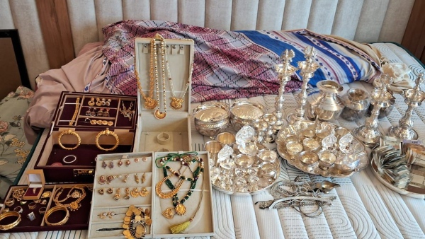 Karnataka Lokayukta Raids Crores In Assets Property Cash Gold Seized From Officials Karnataka Lokayukta Raids Crores In Assets Property Cash Gold Seized From Officials