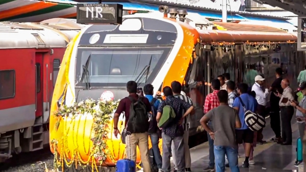Bengaluru Hyderabad Vande Bharat Express Train to Halt at Hindupur from December 27th Bengaluru Hyderabad Vande Bharat Express Train to Halt at Hindupur from December 27th