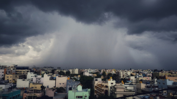 Bengaluru Weather Turns Unpredictable Temperature Drops as Weekend Rain Likely