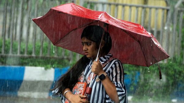 Karnataka Rain Alert Low Pressure Over Bay of Bengal IMD Predicts Moderate Showers Across State Karnataka Rain Alert Low Pressure Over Bay of Bengal IMD Predicts Moderate Showers Across State
