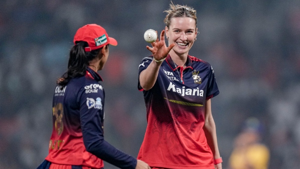 Lauren Bell s Popularity Soars After Joining RCB in WPL Instagram Followers Cross 2 3 Million Lauren Bell s Popularity Soars After Joining RCB in WPL Instagram Followers Cross 2 3 Million