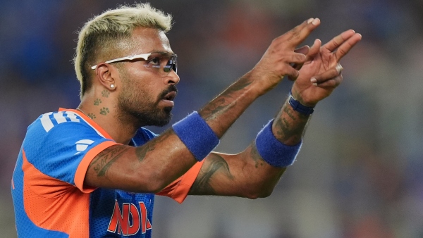 Hardik Pandya Spends 18 Crore in 5 Weeks on Luxury Cars and Gifts Sparks Buzz in Social media Hardik Pandya Spends 18 Crore in 5 Weeks on Luxury Cars and Gifts Sparks Buzz in Social media