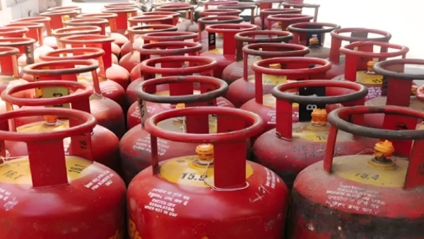 LPG Refill Rules Government Extends Booking Gap to 25 Days Releases Helpline Numbers for Complaints