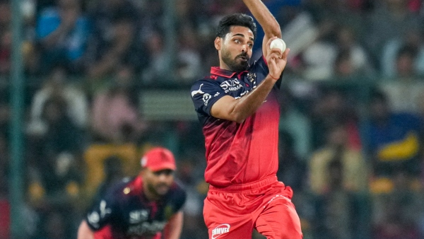 Bhuvneshwar Kumar Creates History Becomes First Pacer to Reach 200 IPL Wickets in RCB vs CSK Clash Bhuvneshwar Kumar Creates History Becomes First Pacer to Reach 200 IPL Wickets in RCB vs CSK Clash