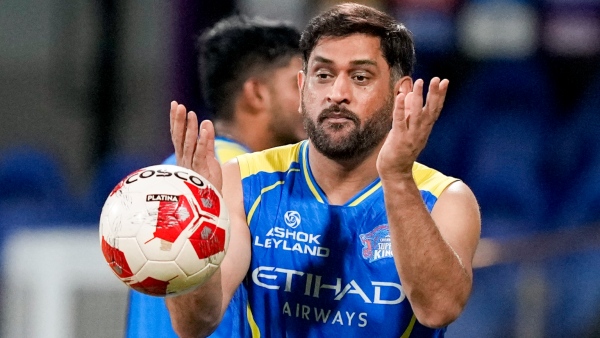 Will MS Dhoni Play in IPL 2026 Stephen Fleming Gives Fitness Update Ahead of Mumbai Indians Clash