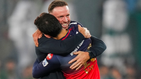 AB de Villiers Predicts Kohli Fifty Patidar Heroics amp amp Rashid Khan Comeback in IPL 2026 Final