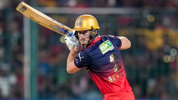 Alastair Cook Takes Fresh Dig at Kevin Pietersen Over RCB star Batter Jacob Bethell s IPL 2026 Stay