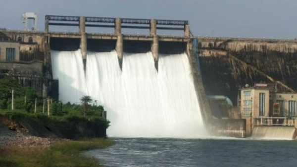 Bhadra Dam Water Release 2000 Cusecs to Flow into Tungabhadra River for Drinking Water Till May 23 Bhadra Dam Water Release 2000 Cusecs to Flow into Tungabhadra River for Drinking Water Till May 23
