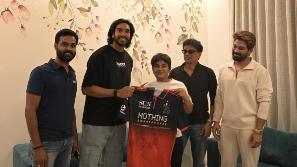 Venkatesh Iyer Gifts Signed RCB Jersey to Allu Arjun s Son Ayaan Photos Go Viral on Social media