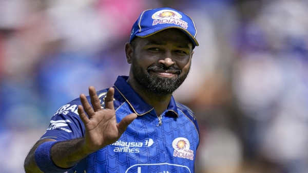 Hardik Pandya IPL Trade Rumours Aakash Chopra Hints GT Unlikely RCB Out of Race Huge Viral