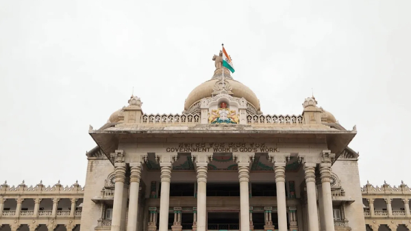 Karnataka Government Issues New Transfer Guidelines for Govt Employees After High Court Order Karnataka Government Issues New Transfer Guidelines for Govt Employees After High Court Order