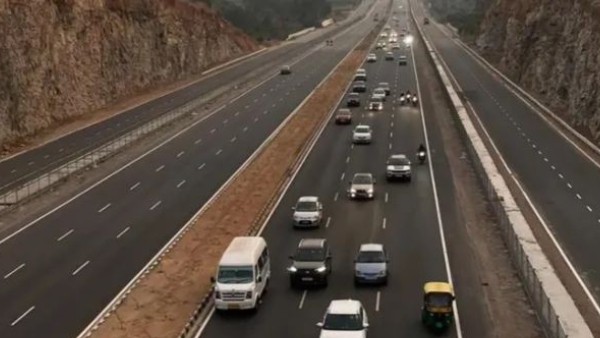 Pune-Mumbai Expressway Closed Heavy Rain Landslides Halt Traffic Know Key Travel Advisory Pune-Mumbai Expressway Closed Heavy Rain Landslides Halt Traffic Know Key Travel Advisory
