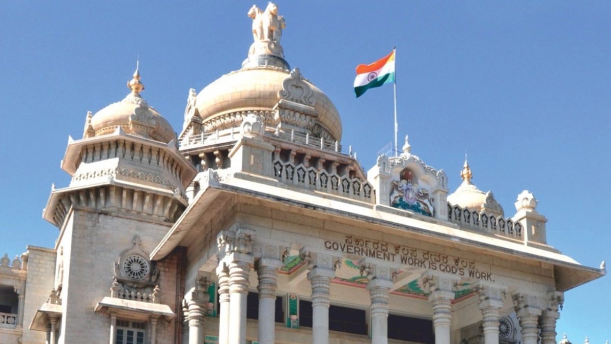 ರಾಜ್ಯದಲ್ಲಿ 18 ತಹಶೀಲ್ದಾರ್ಗಳ ದಿಢೀರ್ ವರ್ಗಾವಣೆ